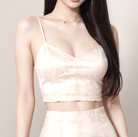 Hút mỡ cánh tay Đường cong thon gọn, thẳng tắp như cánh tay idol.